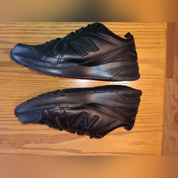New Balance Men's Black Sneakers Size 12 - Picture 1 of 9